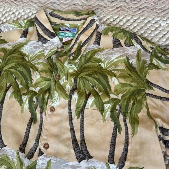 Reyn Spooner Palm Tree Print Hawaiian Tan & Green Pocket Shirt - Picture 3 of 6